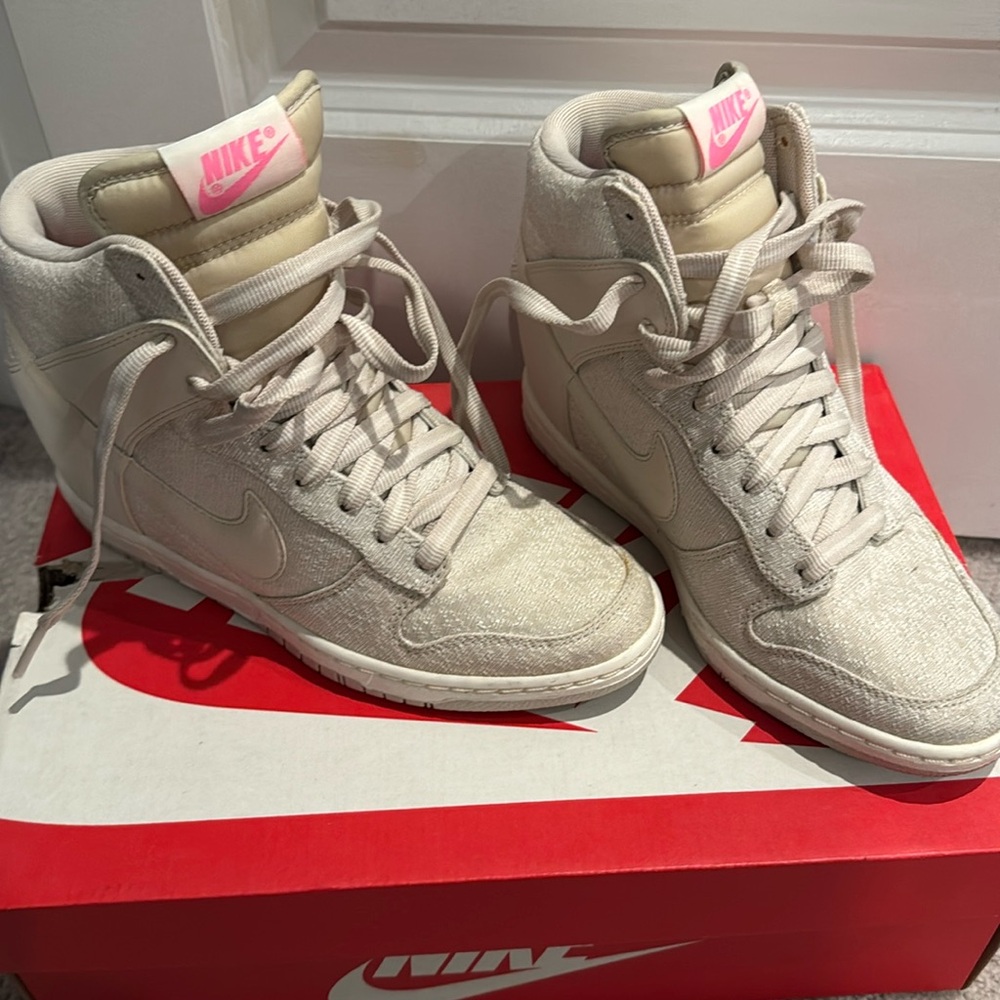 Women’s Dunk Sky High